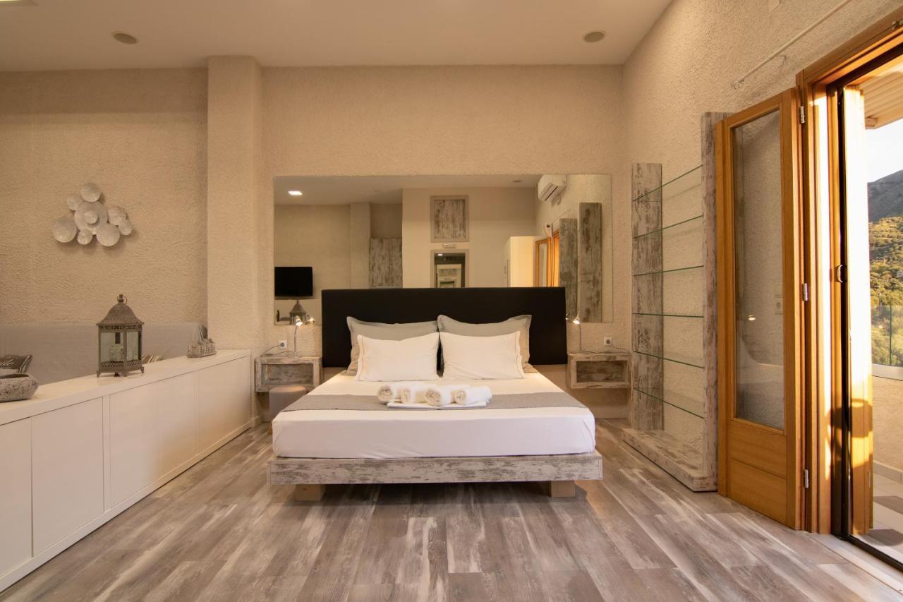 The Mountain House - Authentic Cretan Hideaway - Breathtaking And Nature Views Tourloti Bagian luar foto