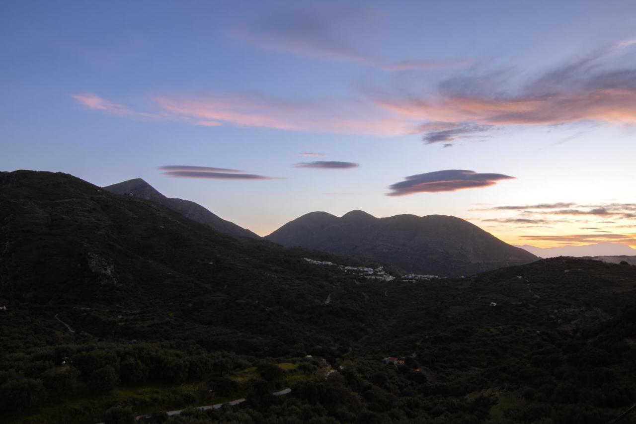 The Mountain House - Authentic Cretan Hideaway - Breathtaking And Nature Views Tourloti Bagian luar foto